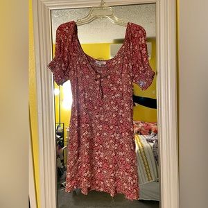 Size large mini floral summer dress, 3/4 sleeves, and pockets. Brand Mimi chica